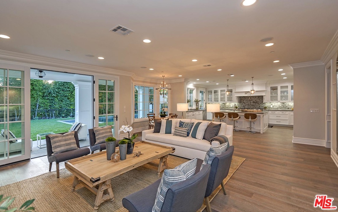 2921 Cavendish Drive Los Angeles, CA 90064 - Photo 17 of 53