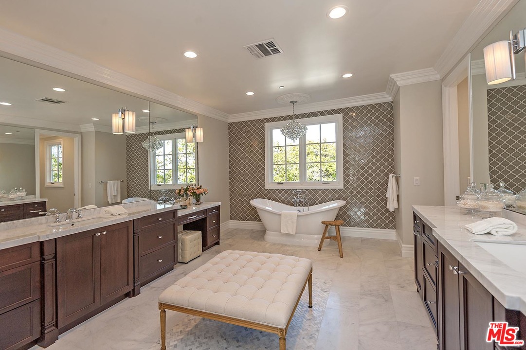 2921 Cavendish Drive Los Angeles, CA 90064 - Photo 28 of 53