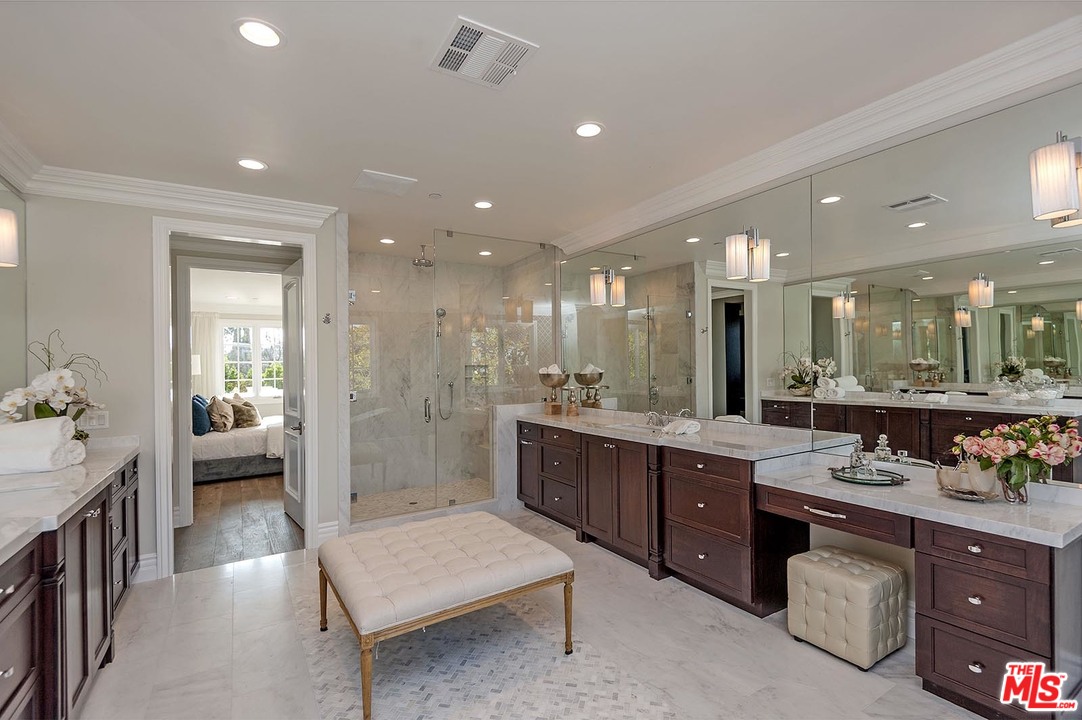 2921 Cavendish Drive Los Angeles, CA 90064 - Photo 29 of 53