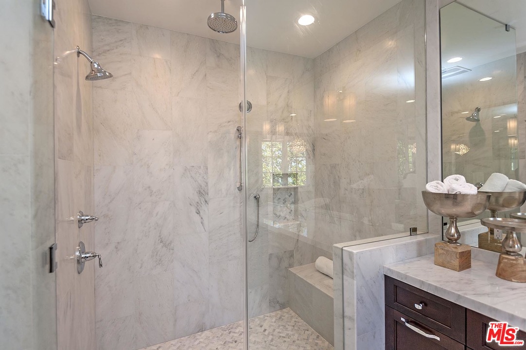 2921 Cavendish Drive Los Angeles, CA 90064 - Photo 31 of 53