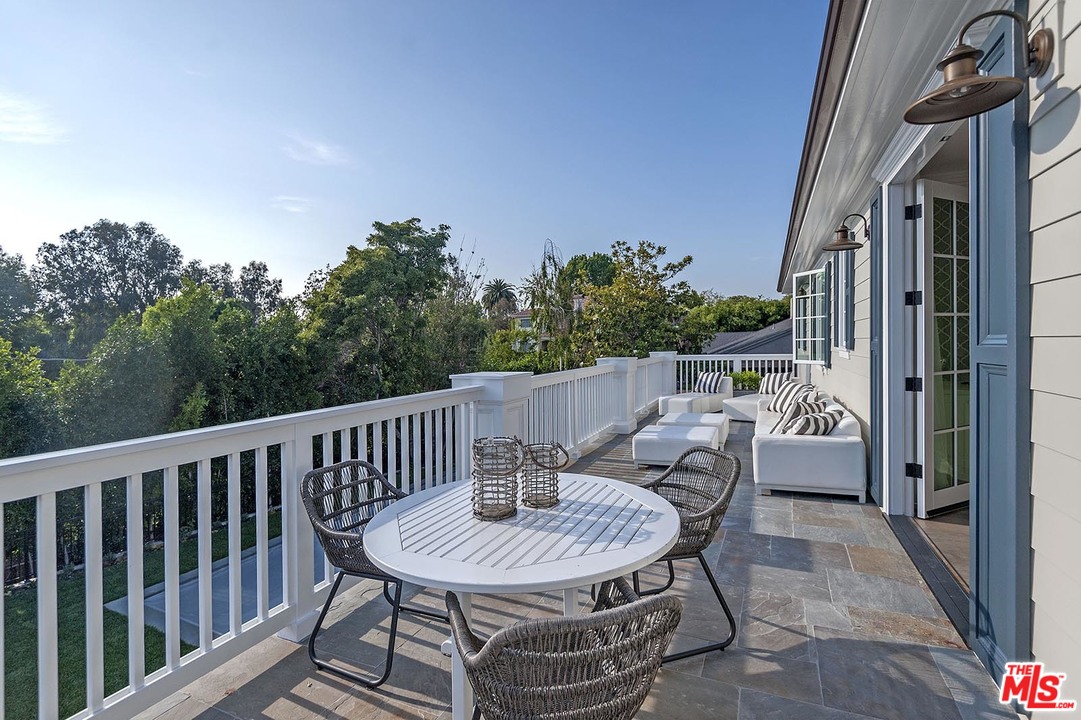 2921 Cavendish Drive Los Angeles, CA 90064 - Photo 35 of 53