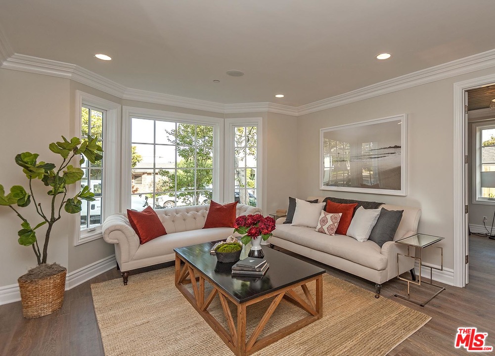 2921 Cavendish Drive Los Angeles, CA 90064 - Photo 6 of 53