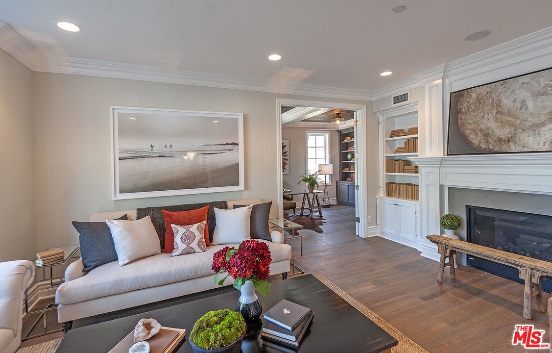 2921 Cavendish Drive Los Angeles, CA 90064 - Photo 7 of 53