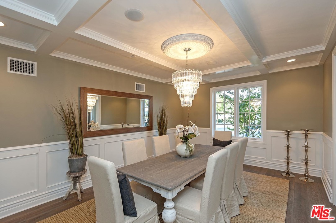 2921 Cavendish Drive Los Angeles, CA 90064 - Photo 9 of 53