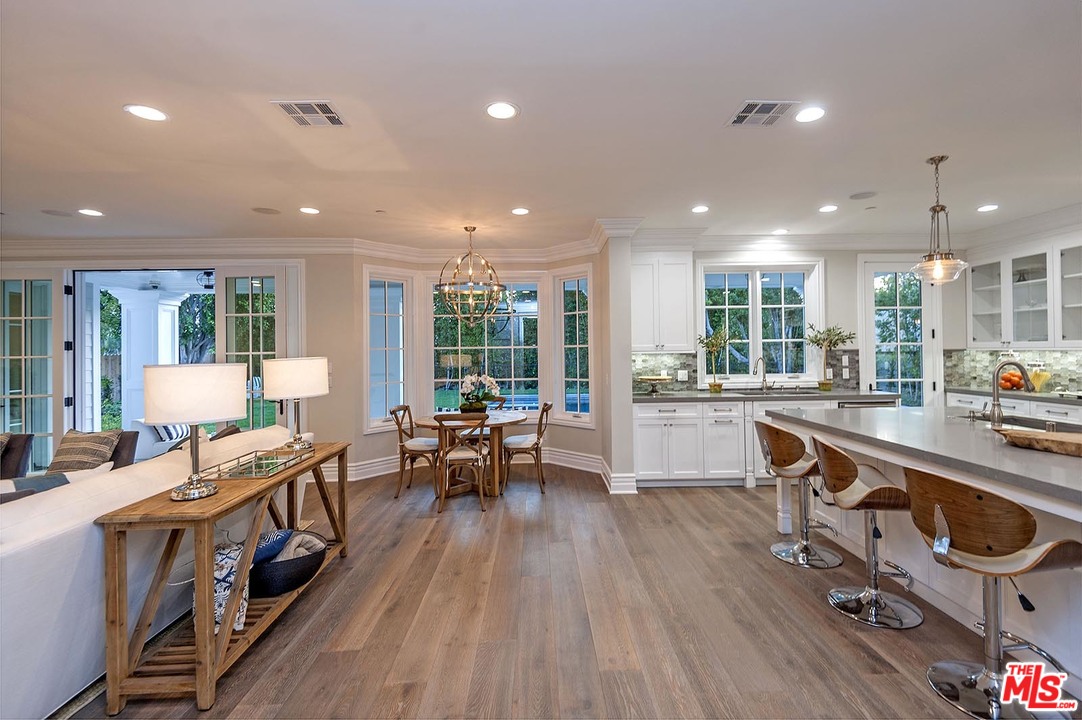 2921 Cavendish Drive Los Angeles, CA 90064 - Photo 10 of 53