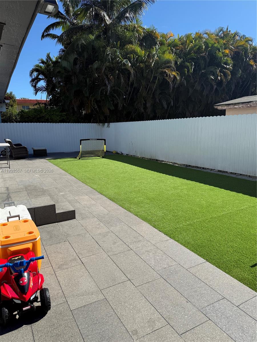 4230 Southwest 5th Street Miami, FL 33134 - Photo 27 of 33