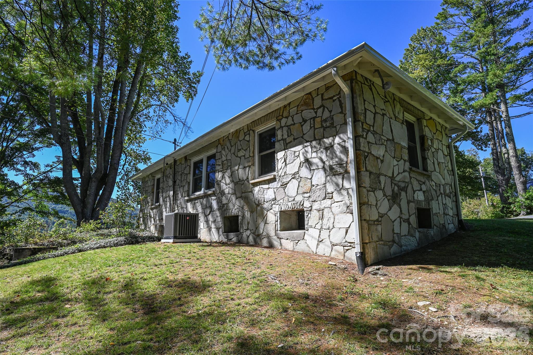 390 Sokassa Road Newland, NC 28657 - Photo 40 of 48 Gallery Image 40