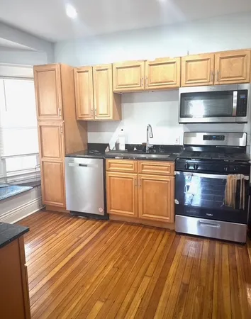 $1,850 | 193 Pearl Street, Unit 1, Rochester, NY 14607