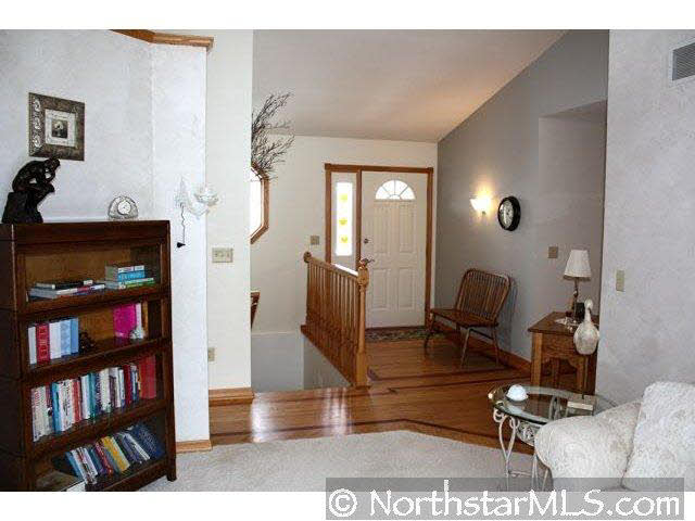 6330 South Pointe Drive Southwest Rochester, MN 55902 - Photo 2 of 10