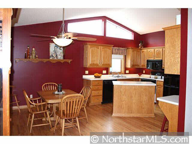 6330 South Pointe Drive Southwest Rochester, MN 55902 - Photo 3 of 10