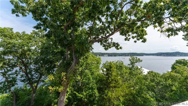 $300,000 | 56 Copper Ridge Dr Lake, Unit 1F, Lake Ozark, MO 65049