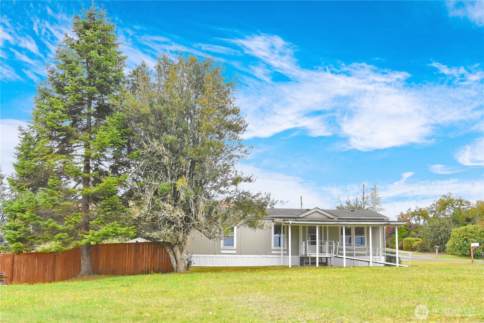1119 Ballentine Street Raymond, WA 98577 - Photo 1 of 11