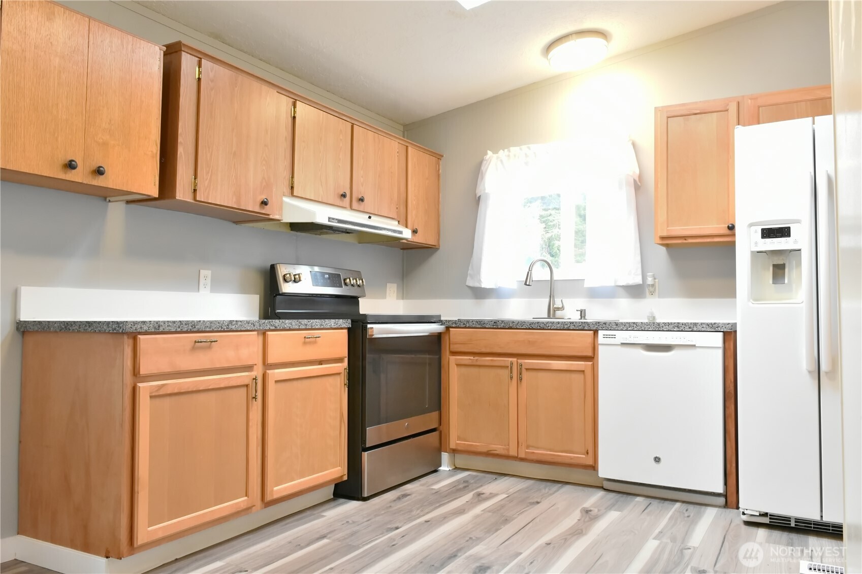 1119 Ballentine Street Raymond, WA 98577 - Photo 3 of 11