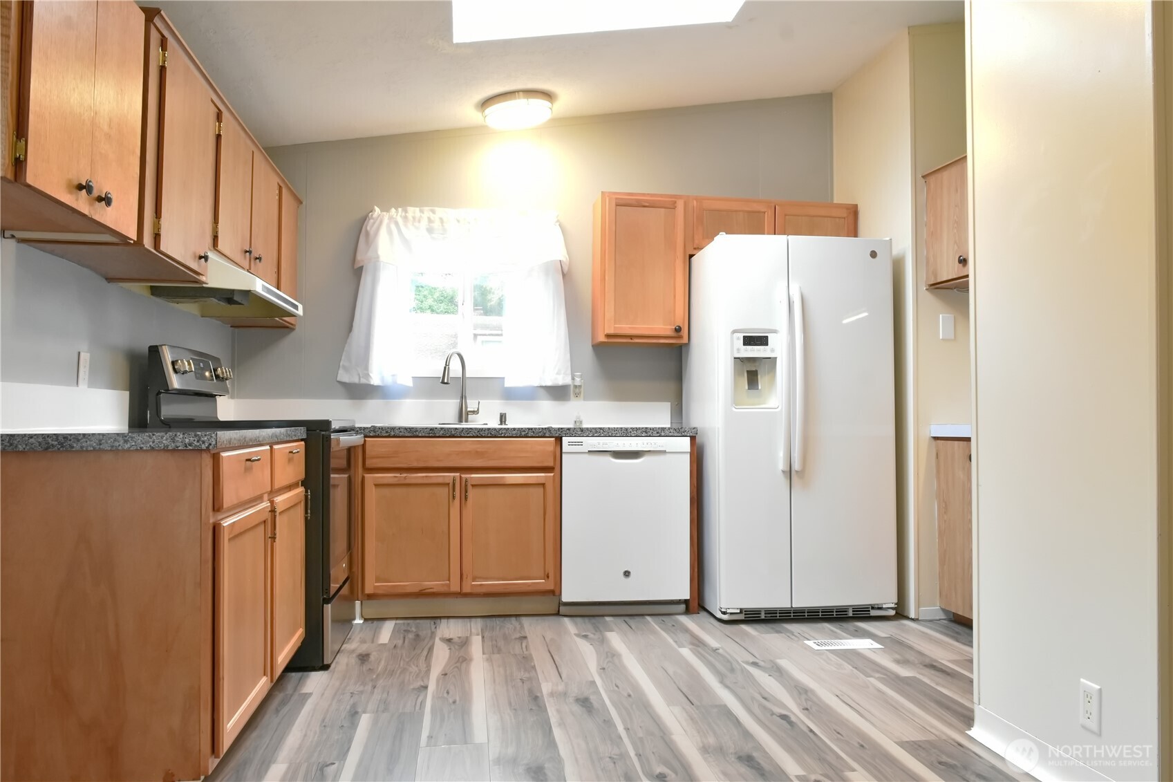 1119 Ballentine Street Raymond, WA 98577 - Photo 4 of 11