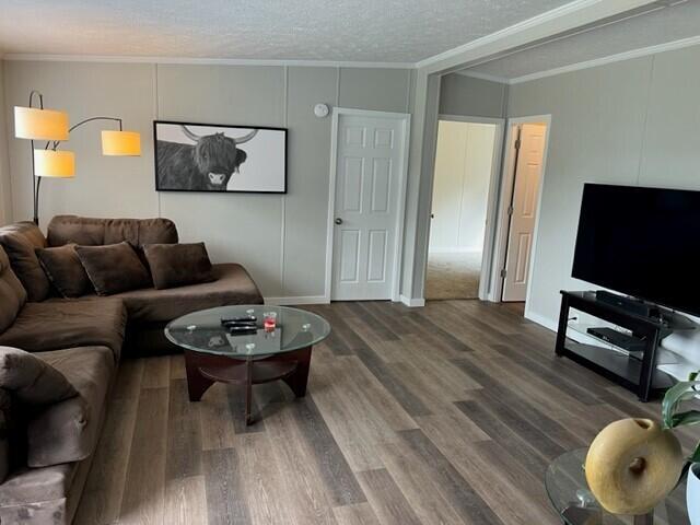 13849 Goodrich Road Ravenna, MI 49451 - Photo 8 of 21 Living Room