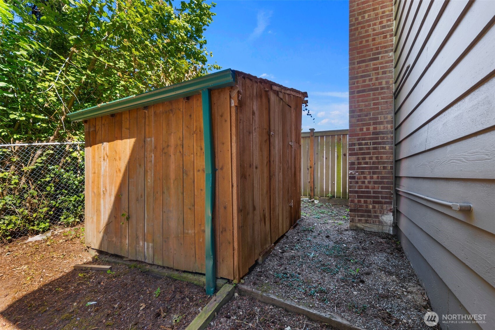 20101 95th Place Northeast Bothell, WA 98011 - Photo 26 of 37 a backyard of a house