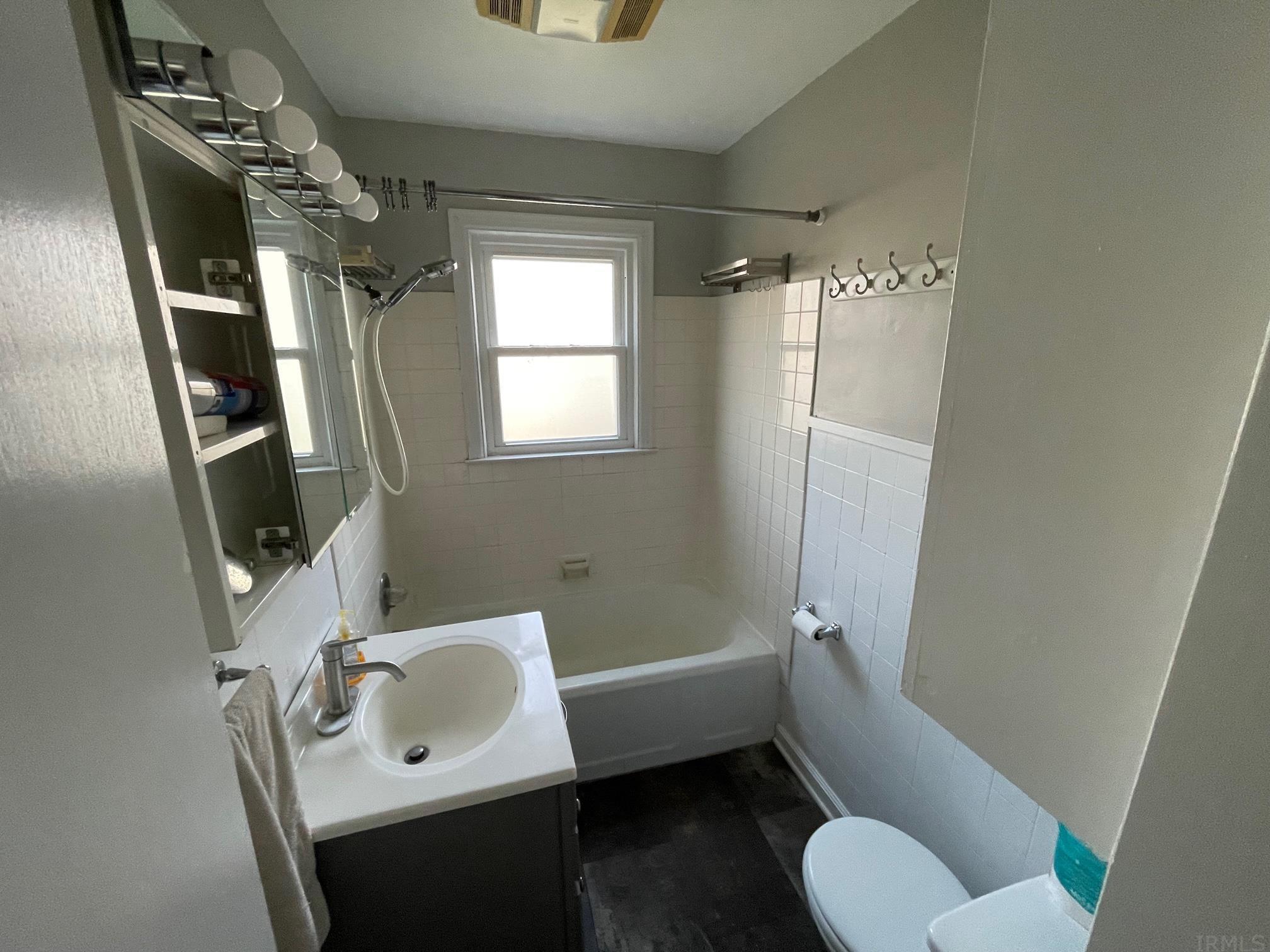 1012 Jackson Boulevard Rochester, IN 46975 - Photo 11 of 14