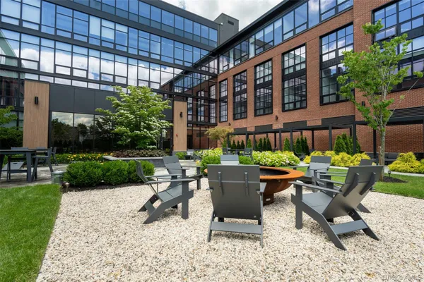 $4,545 | 70 Memorial Plaza, Unit 402, Pleasantville, NY 10570