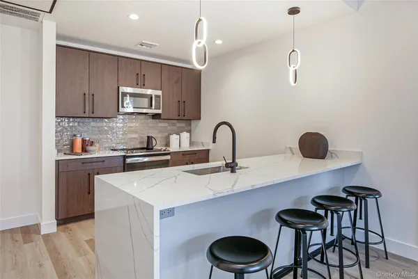 $4,545 | 70 Memorial Plaza, Unit 402, Pleasantville, NY 10570