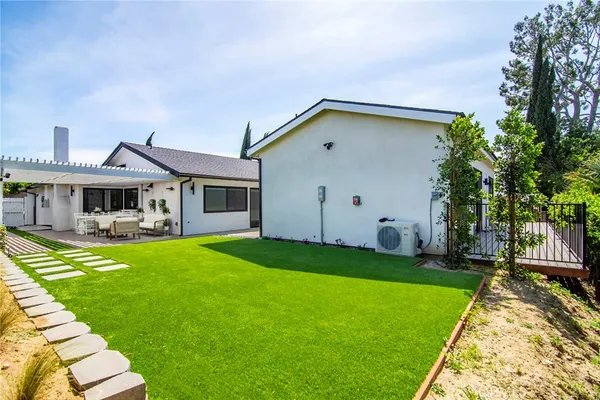 $1,698,900 | 10947 Lurline Avenue, Chatsworth, CA 91311