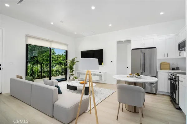 $1,698,900 | 10947 Lurline Avenue, Chatsworth, CA 91311