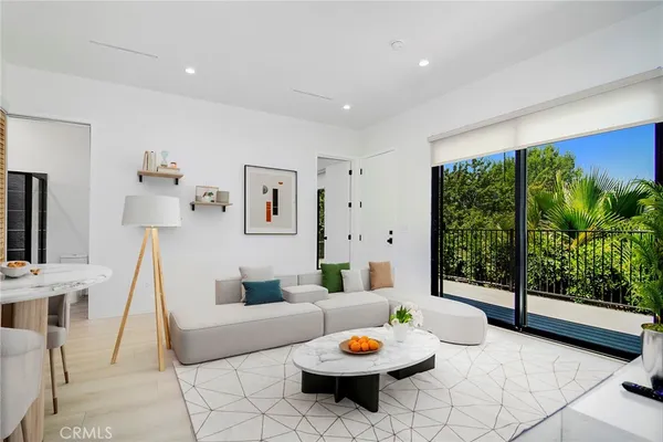 $1,698,900 | 10947 Lurline Avenue, Chatsworth, CA 91311