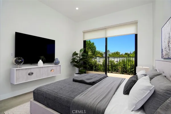 $1,698,900 | 10947 Lurline Avenue, Chatsworth, CA 91311