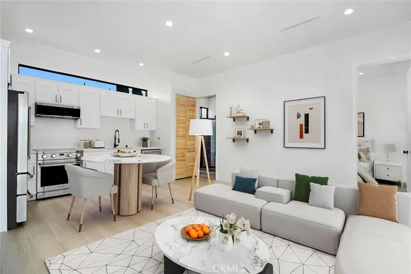 $1,698,900 | 10947 Lurline Avenue, Chatsworth, CA 91311