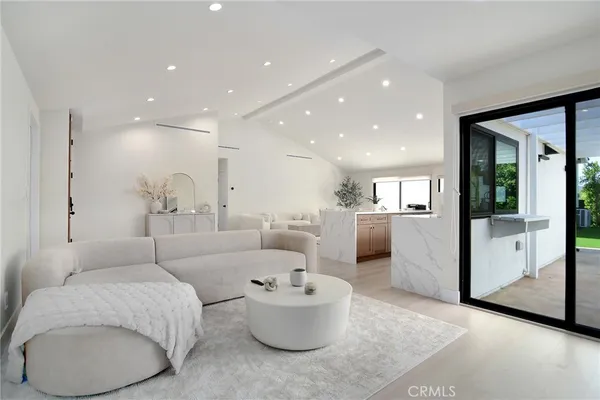 $1,698,900 | 10947 Lurline Avenue, Chatsworth, CA 91311