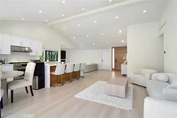 $1,698,900 | 10947 Lurline Avenue, Chatsworth, CA 91311