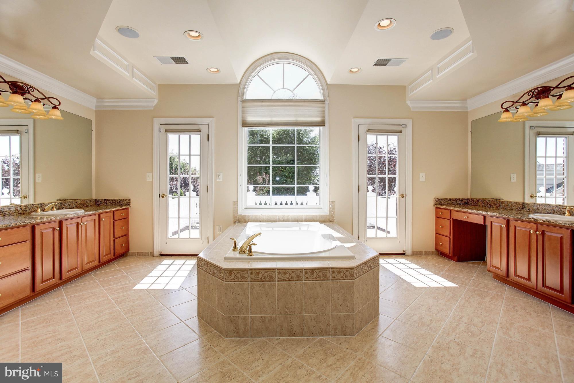 4600 Ryecliff Court Woodbridge, VA 22192 - Photo 17 of 30 Bath (Master)