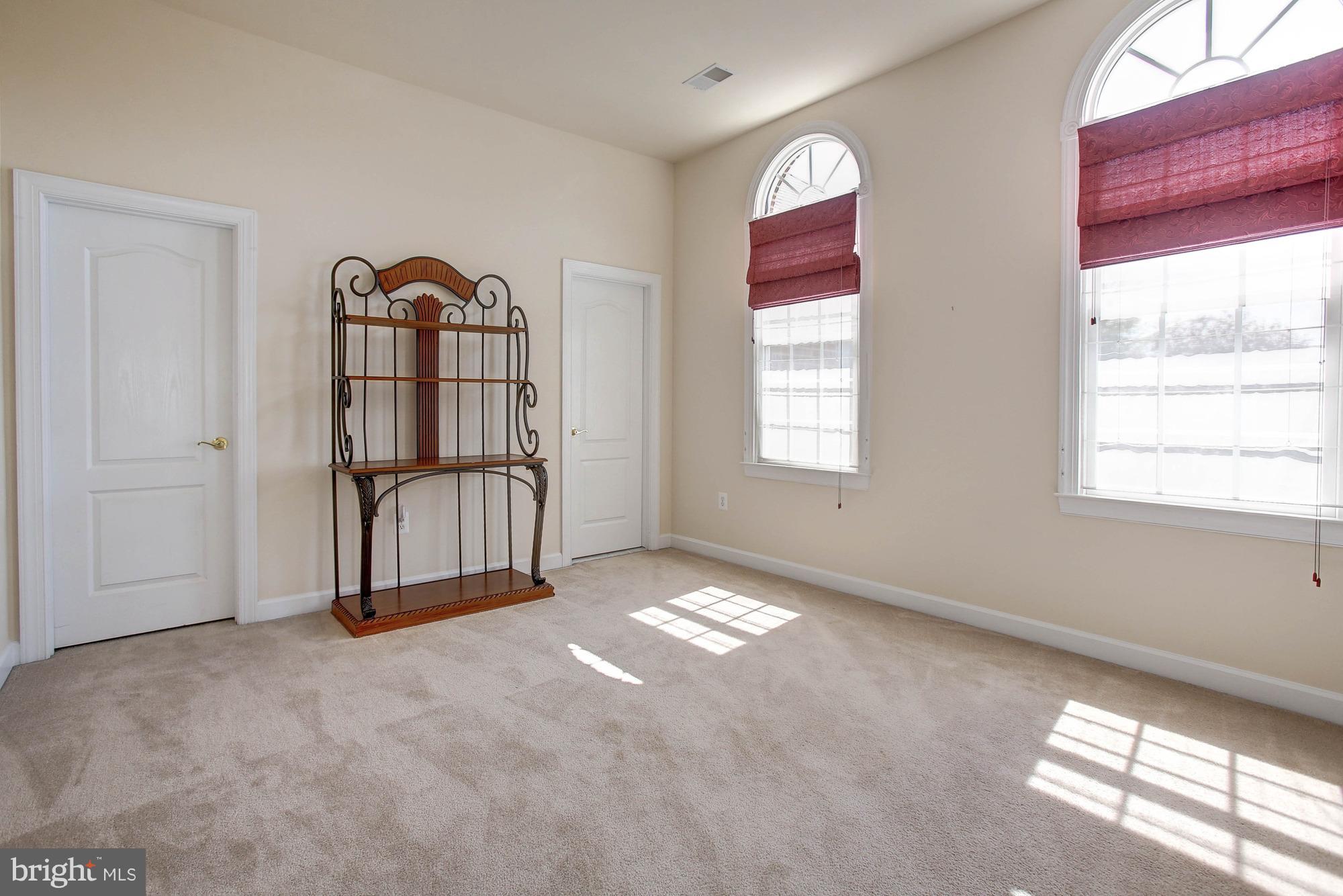 4600 Ryecliff Court Woodbridge, VA 22192 - Photo 20 of 30 Bedroom with full bath