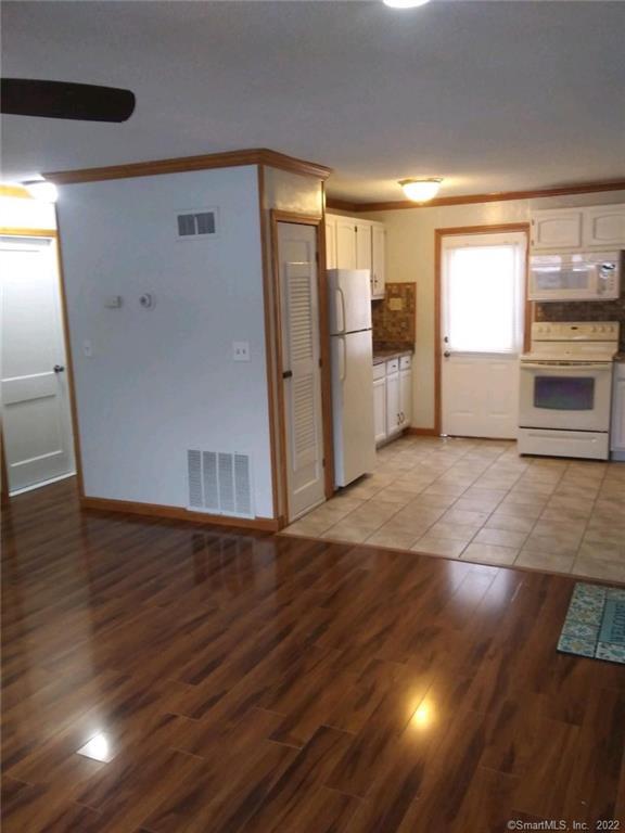 12 Hayes Road, Unit 12 Windsor Locks, CT 06096 - Photo 1 of 1