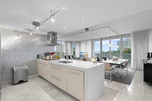 $1,569,000 | 495 Brickell Avenue, Unit 501, Miami, FL 33131