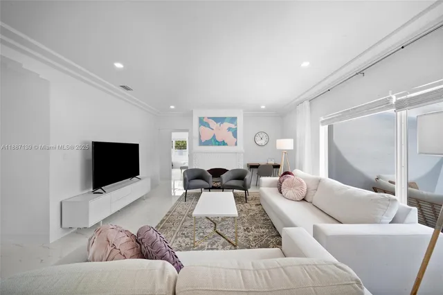 $6,200 | 1625 Hollywood Boulevard, Hollywood, FL 33020