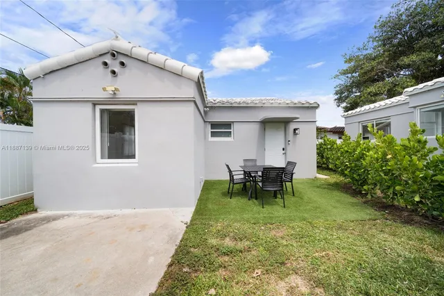 $6,200 | 1625 Hollywood Boulevard, Hollywood, FL 33020