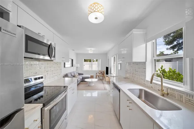 $6,200 | 1625 Hollywood Boulevard, Hollywood, FL 33020