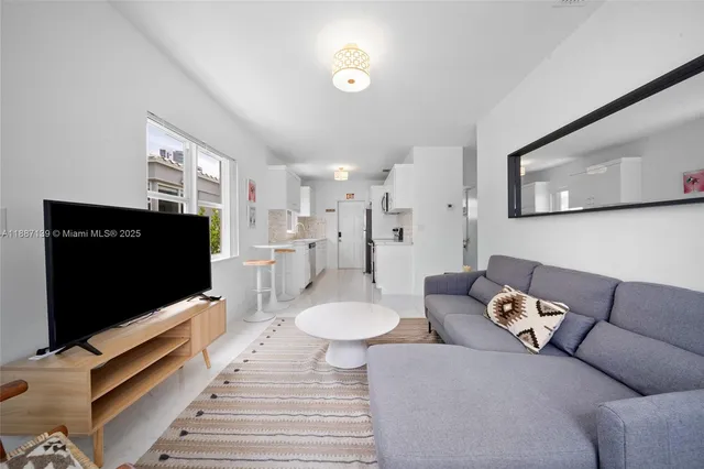 $6,200 | 1625 Hollywood Boulevard, Hollywood, FL 33020