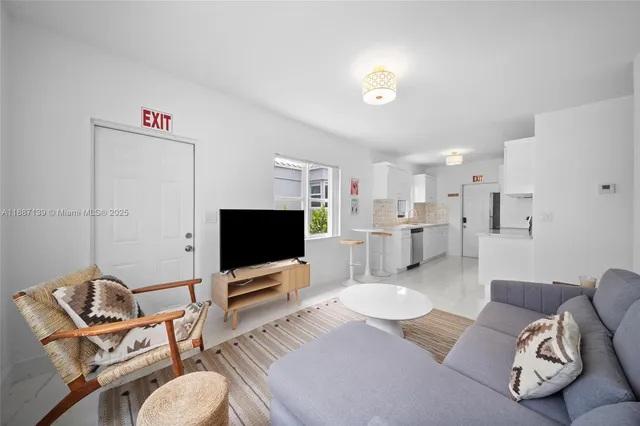 $6,200 | 1625 Hollywood Boulevard, Hollywood, FL 33020