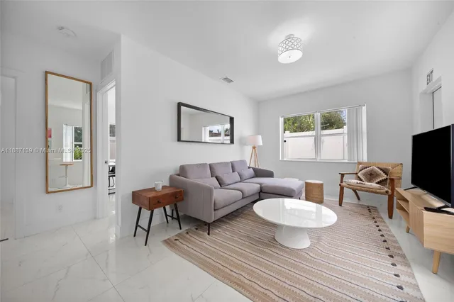 $6,200 | 1625 Hollywood Boulevard, Hollywood, FL 33020