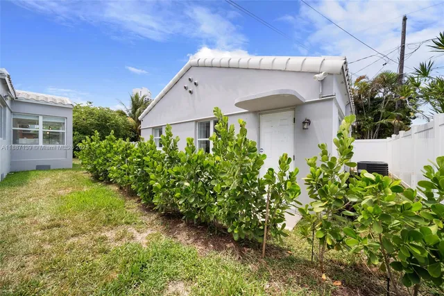 $6,200 | 1625 Hollywood Boulevard, Hollywood, FL 33020