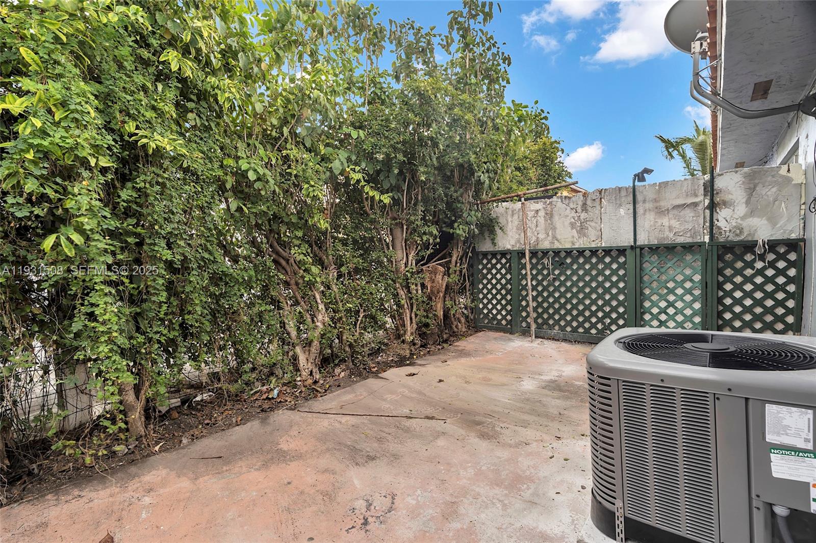 634 Southwest 10th Street, Unit 4 Miami, FL 33130 - Photo 16 of 19 a outdoor space with a sink