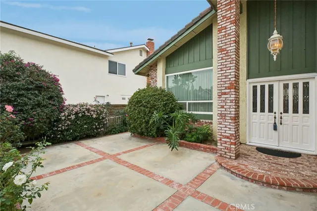 $1,300,000 | 211 South Francisco Place, Anaheim Hills, CA 92807