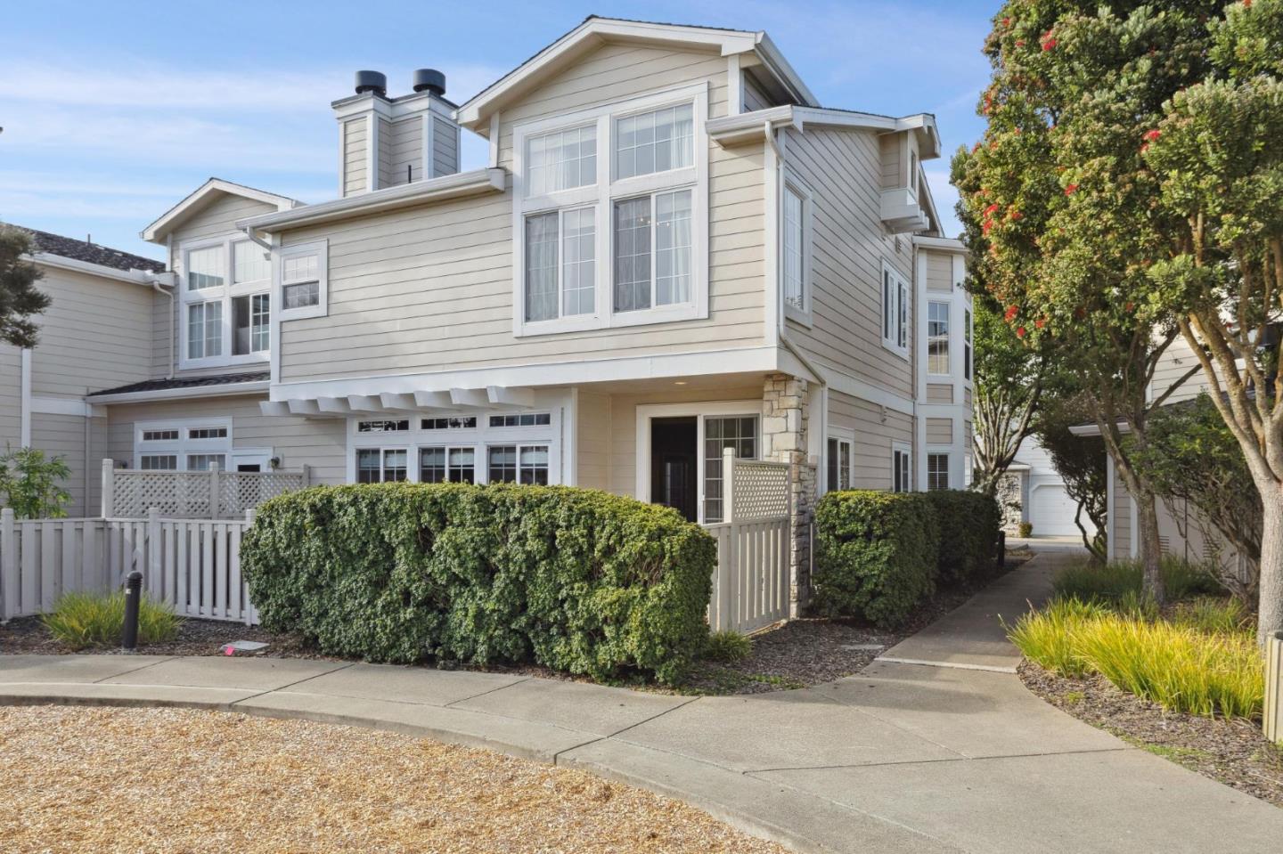 6 Outlook Circle Pacifica, CA 94044 - Photo 43 of 49 a front view of a house with garden