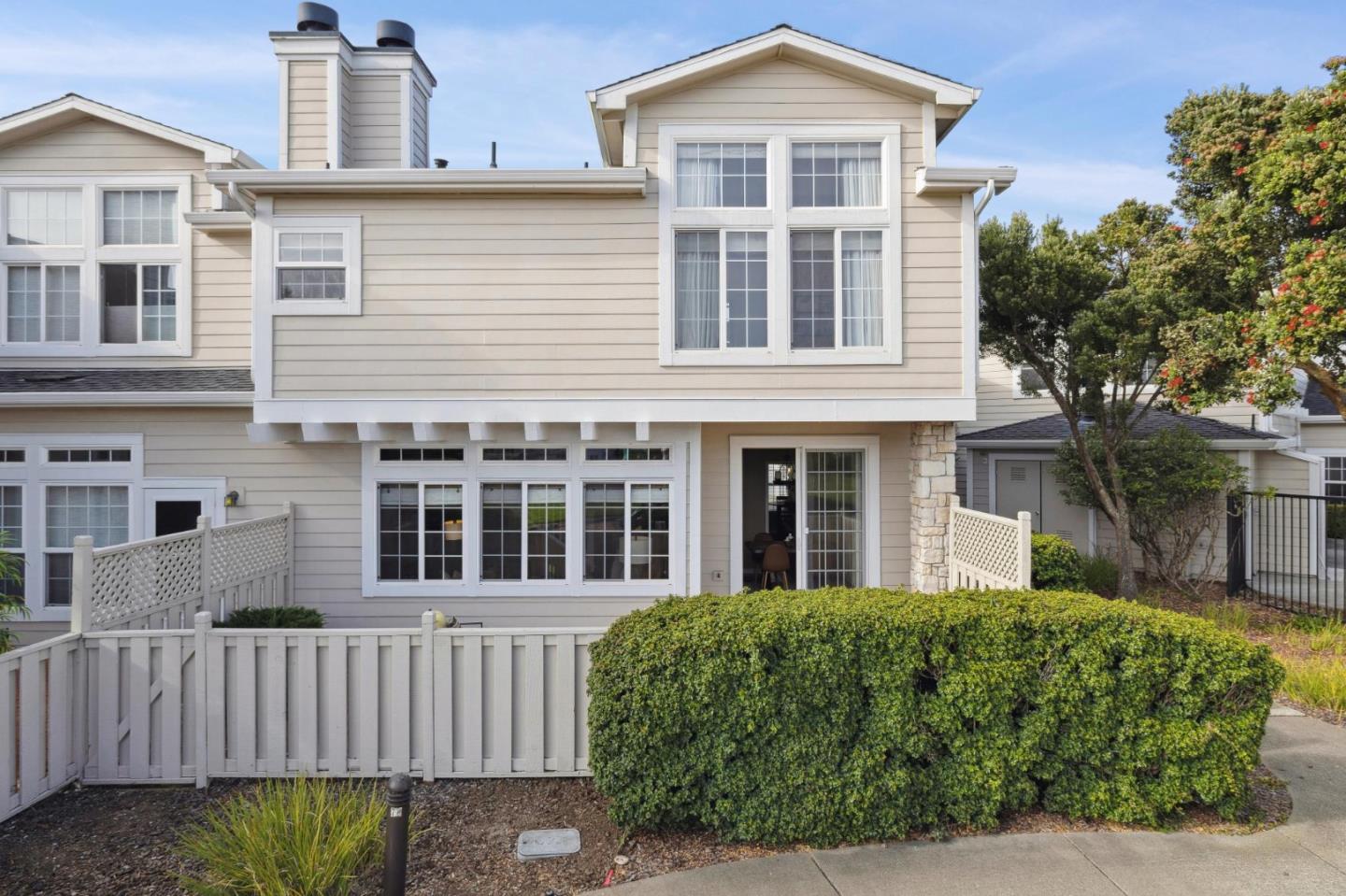 6 Outlook Circle Pacifica, CA 94044 - Photo 44 of 49 a front view of a house with a yard