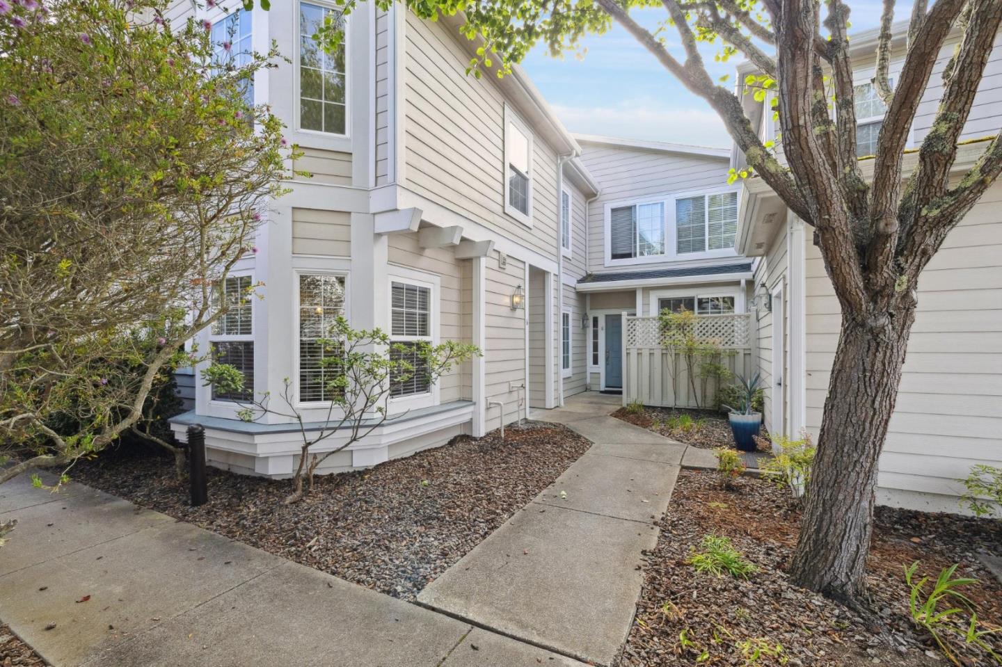 6 Outlook Circle Pacifica, CA 94044 - Photo 46 of 49 a view of a house with a yard