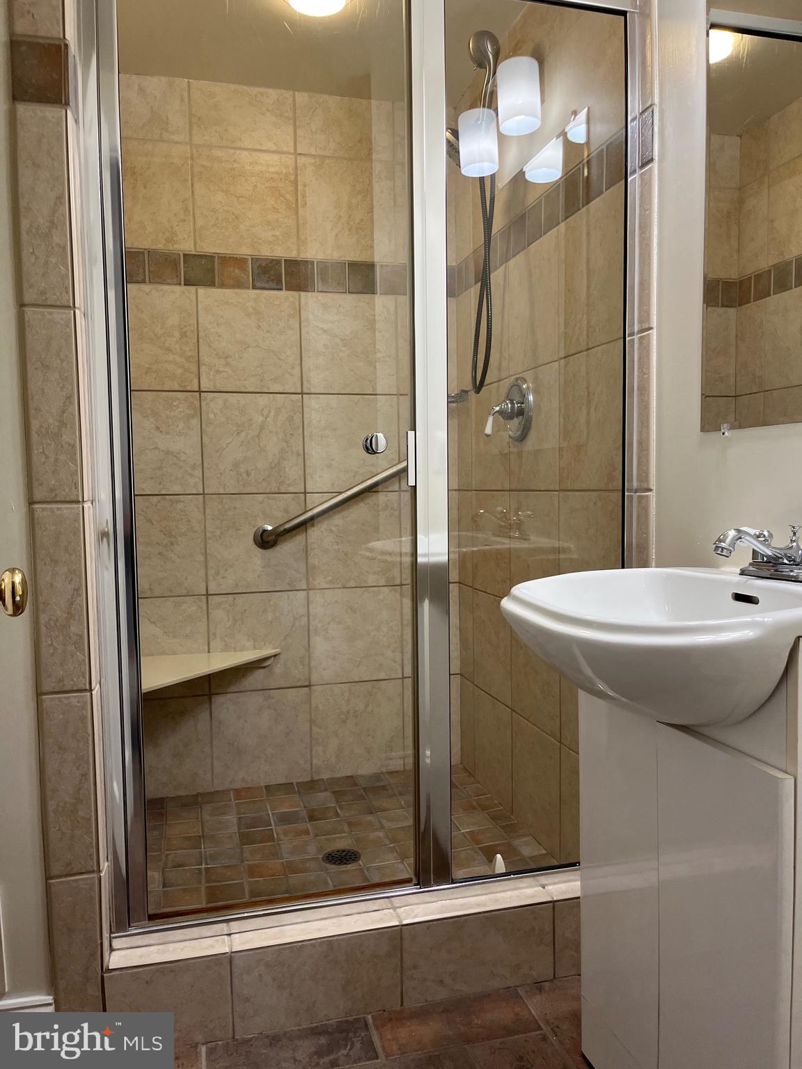5325 Yorktown Road Bethesda, MD 20816 - Photo 6 of 15 Gallery Image 6