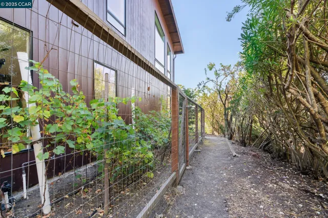 $2,195,000 | 127 Devin Drive, Moraga, CA 94556