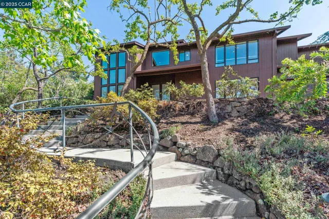 $2,095,000 | 127 Devin Drive, Moraga, CA 94556