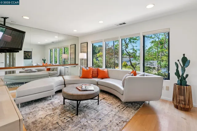 $2,095,000 | 127 Devin Drive, Moraga, CA 94556